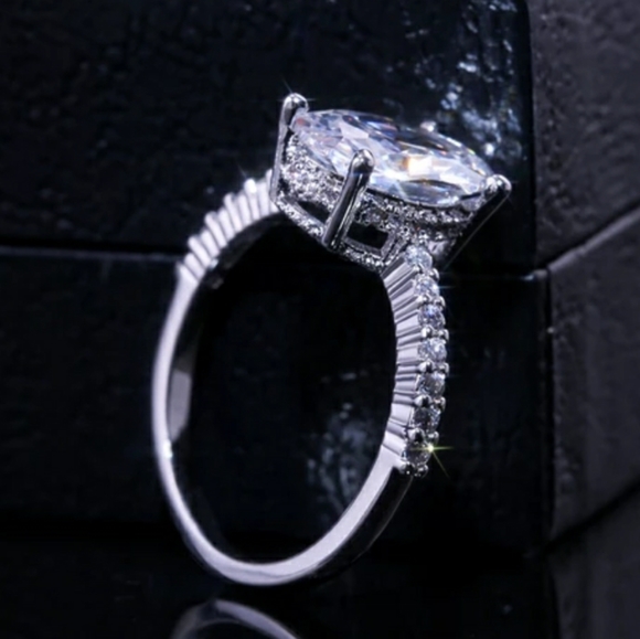 New Silver Oval Ring - Picture 3 of 6